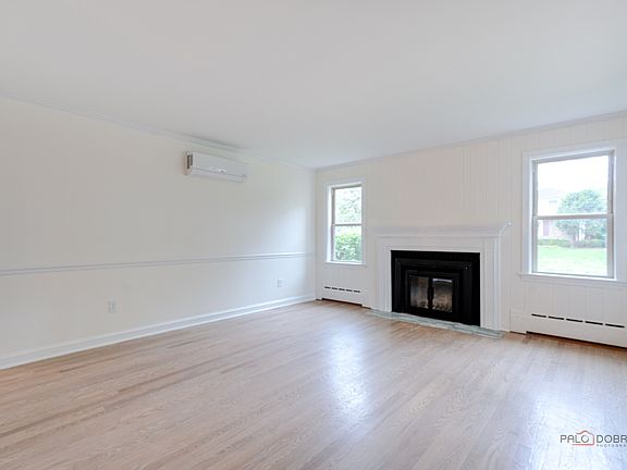 5th image of 318 2nd Ave