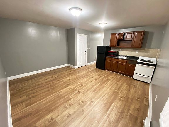 3rd image of 1934 W Ontario St Floor 3