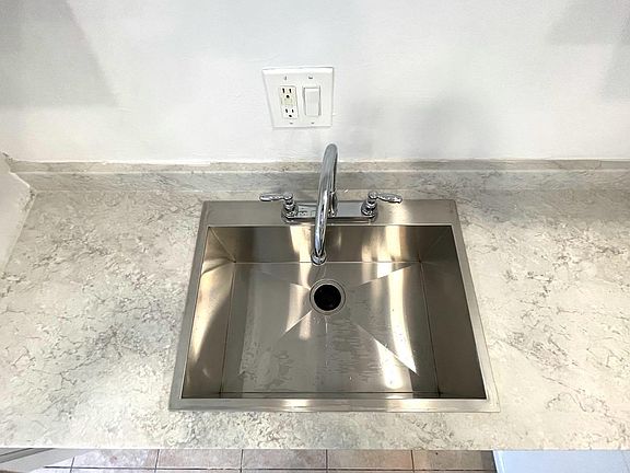 3rd image of 2460 N Eastern Ave #10