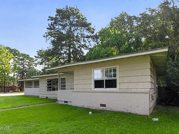 2nd image of 5572 Pine Lane Dr