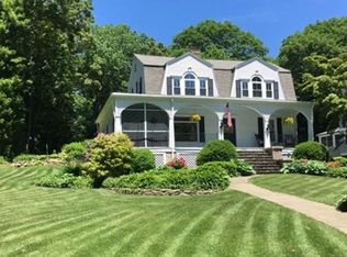 102 Adin St, Hopedale, MA 01747