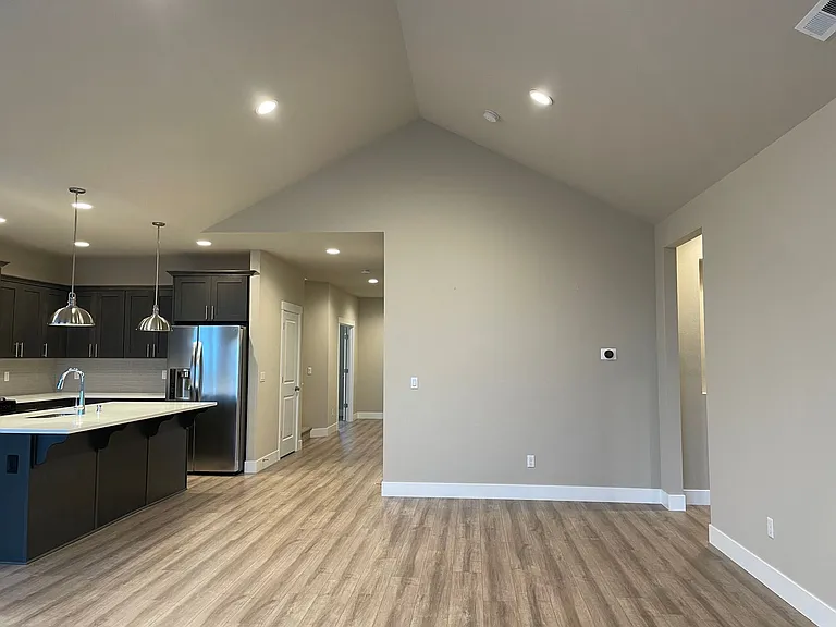 72 N 88th Dr — Photo 23