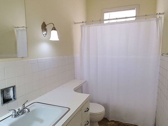 4th image of 309 N 17th St