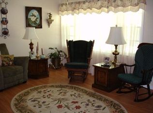 358 Cedar Dr, Camden, TN 38320