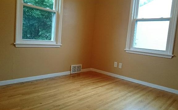 4th image of 1061 Idaho Ave W