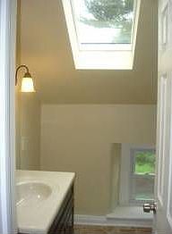 4th image of 133 Emmett St