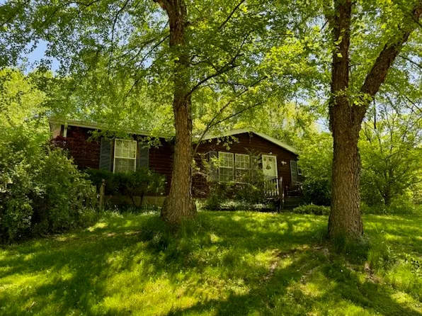 12872 Penn Ave, Conneaut Lake, PA 16316