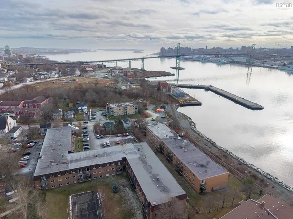7 Jamieson St #111, Halifax, NS B3A 4L2