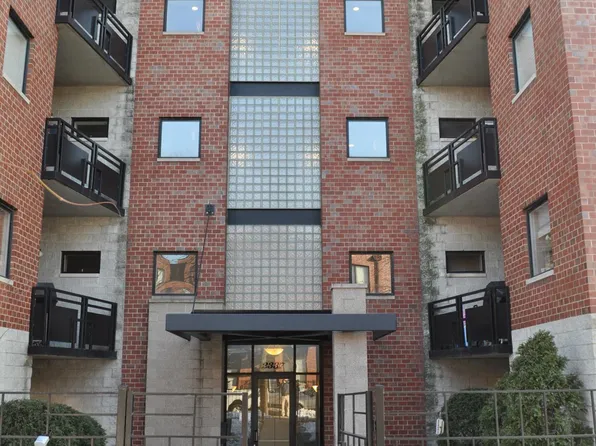 2337 W Wolfram St APT 313, Chicago, IL 60618