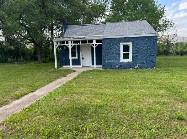 3025 W Hovey Street, Springfield, MO 65802