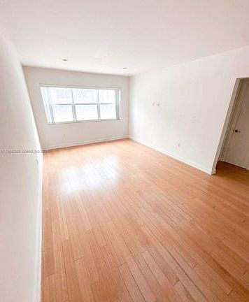 4th image of 106-8000 NE Bayshore Ct #106