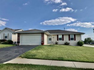 3019 Warwickshire Dr, Roscoe, IL 61115