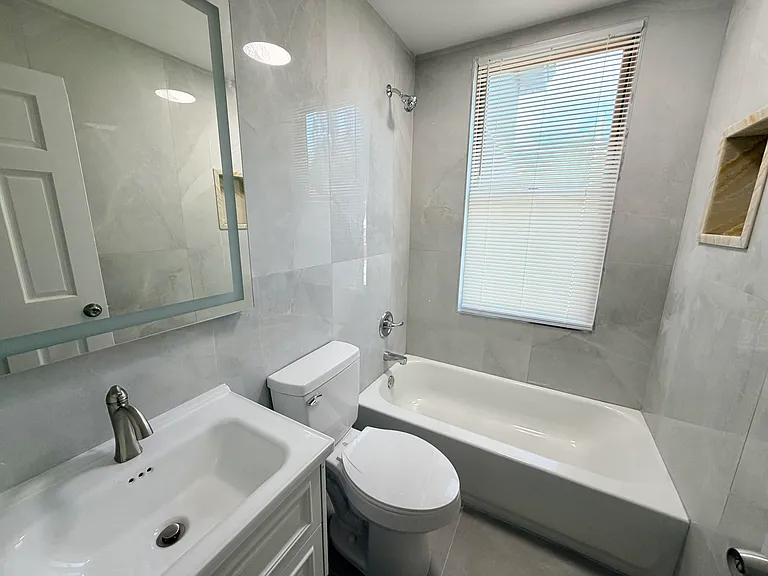 341 Grosvenor Ave #3 — Photo 11