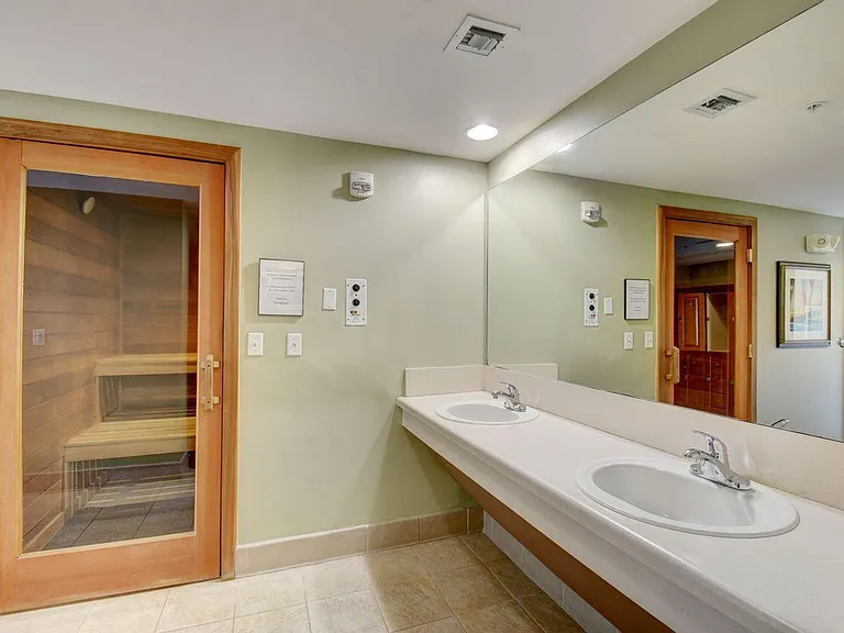 250 NE 3rd Ave #1408 — Photo 30