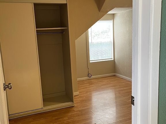 2nd image of 836 E 20th St #2