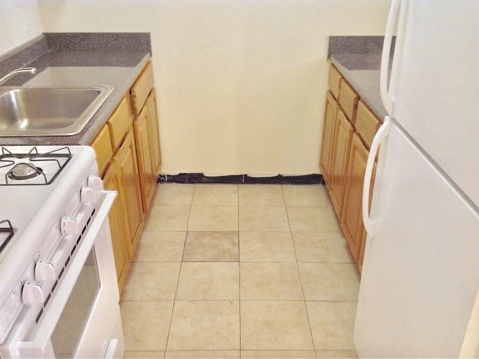 2nd image of 309 E Mosholu Pkwy N APT 3A