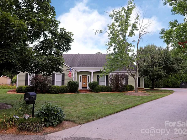 8829 Gelligum Dr, Charlotte, NC 28277