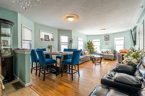 3 bed, $2,500 — Photo 1