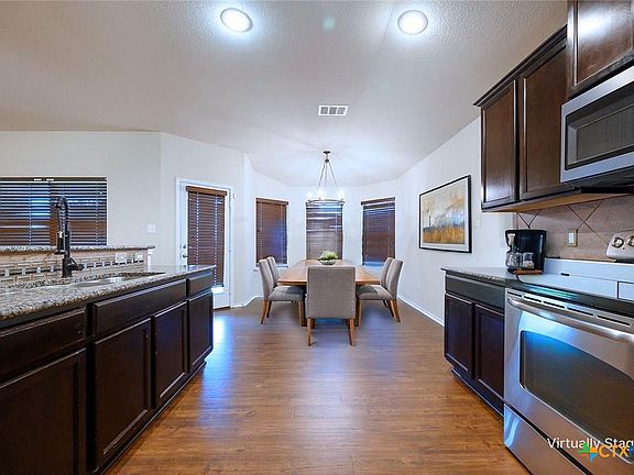 3rd image of 3108 Cricklewood Dr