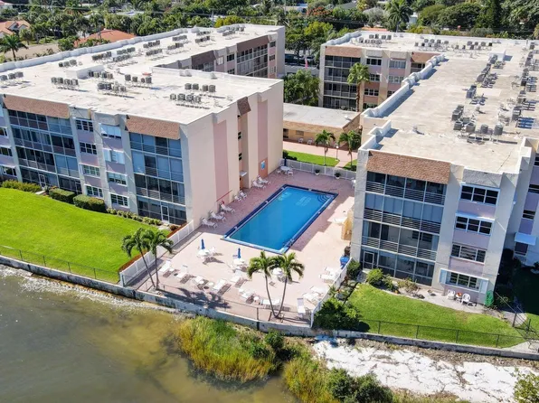 1516 S Lakeside Drive #110, Lake Worth Beach, FL 33460