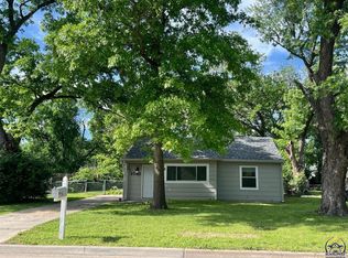 2520 SW 22nd Park, Topeka, KS 66611