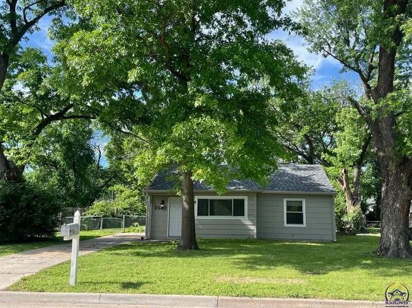 2520 SW 22nd Park, Topeka, KS 66611