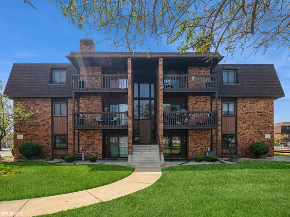 929 W Glen Park Ave APT 104, Griffith, IN 46319