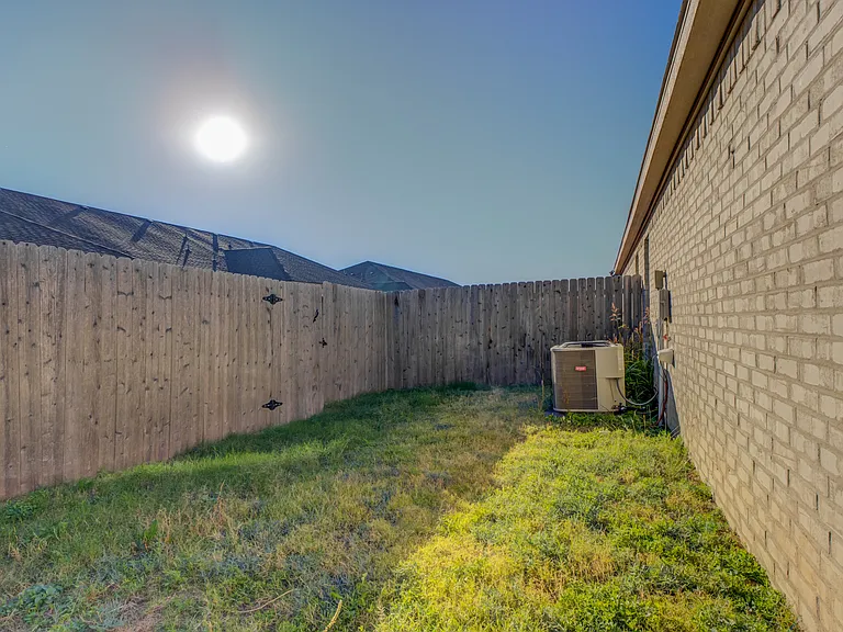 1009 Preston Trl #B — Photo 26