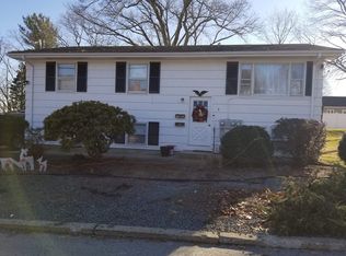 9 Sutcliffe Ave FLOOR 1, Lincoln, RI 02865