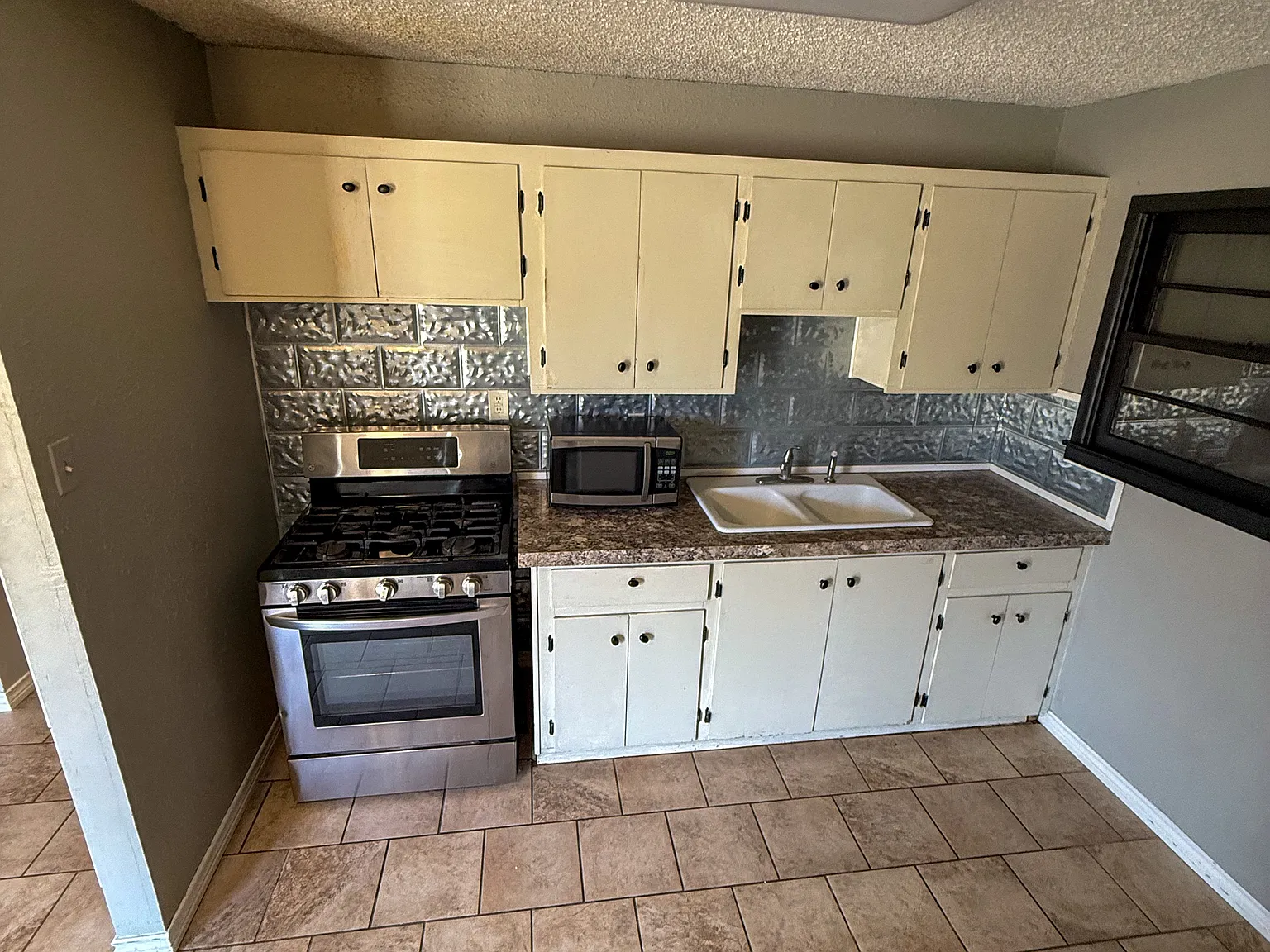 2 bed, 1038 sqft, $1,500 — Photo 4