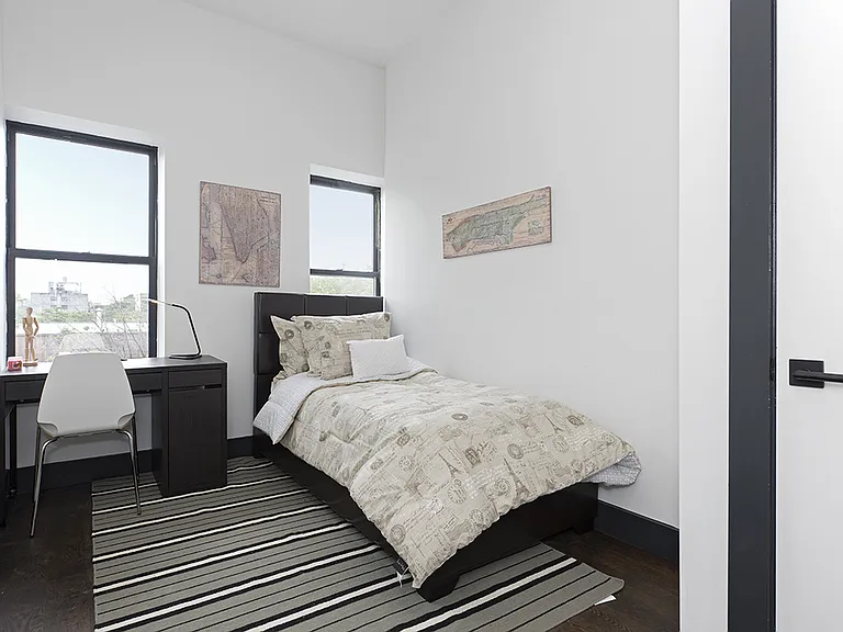 205 Johnson Ave #4R — Photo 3