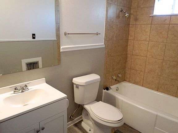5th image of 1902 Kewanee Ave APT 9