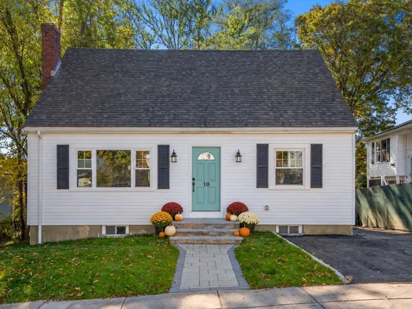 10 Goff St, Hyde Park, MA 02136