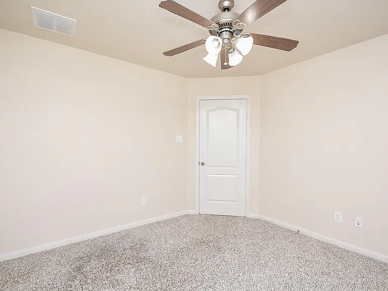 6203 Ledger Ln — Photo 32
