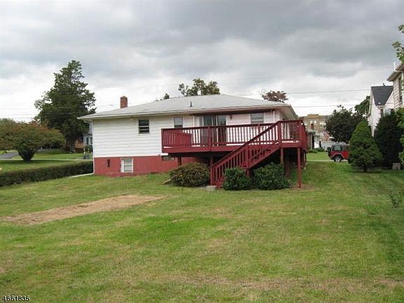 5th image of 812 Sampson Ave
