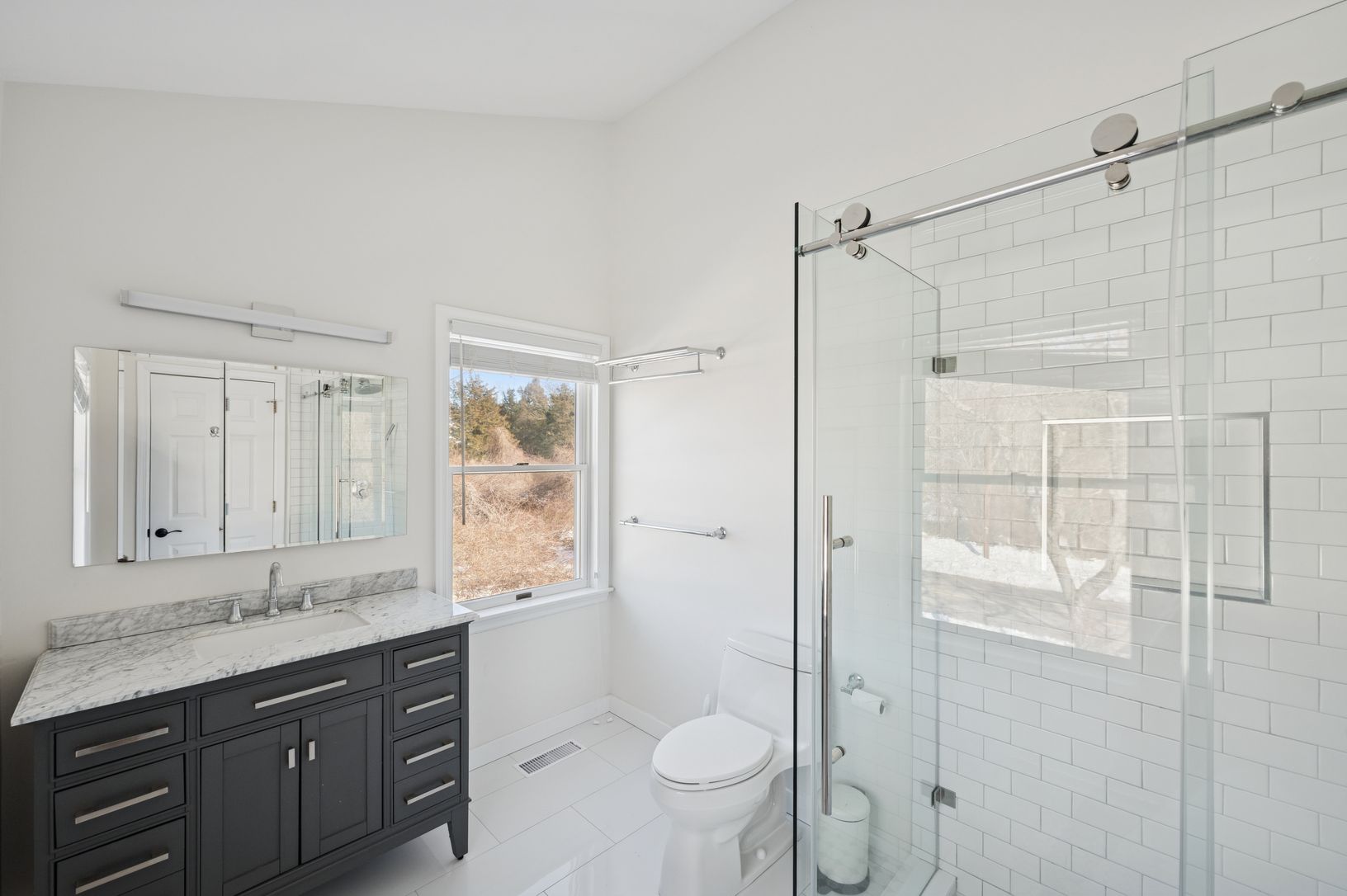  Casita Full Bathroom 