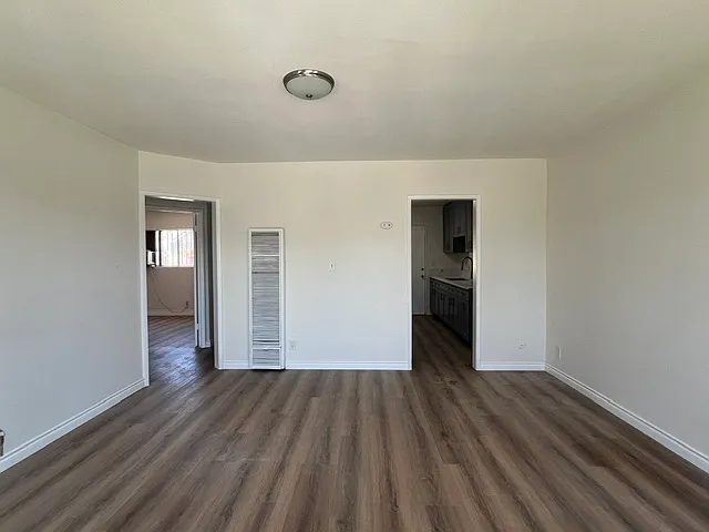 2500 Earle Ave #1/2 — Photo 2