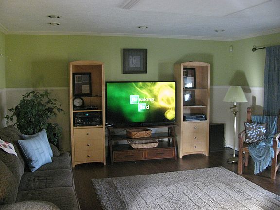 5th image of 1108 Upland Dr NE