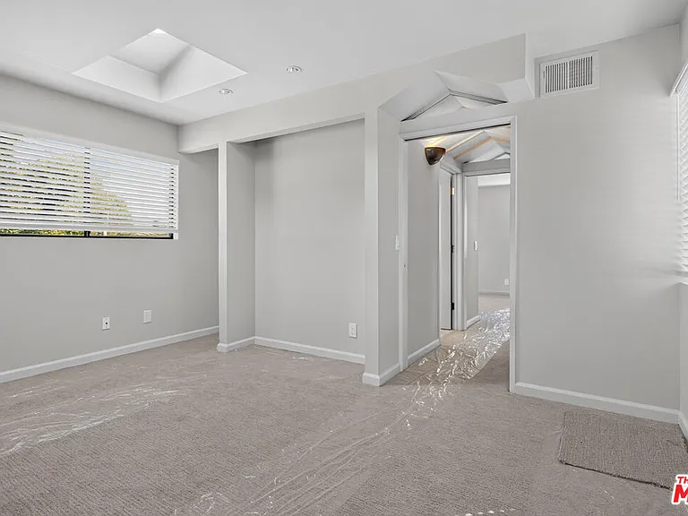 1727 Delaware Ave — Photo 18