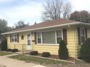 817 Palmyra St, Dixon, IL 61021