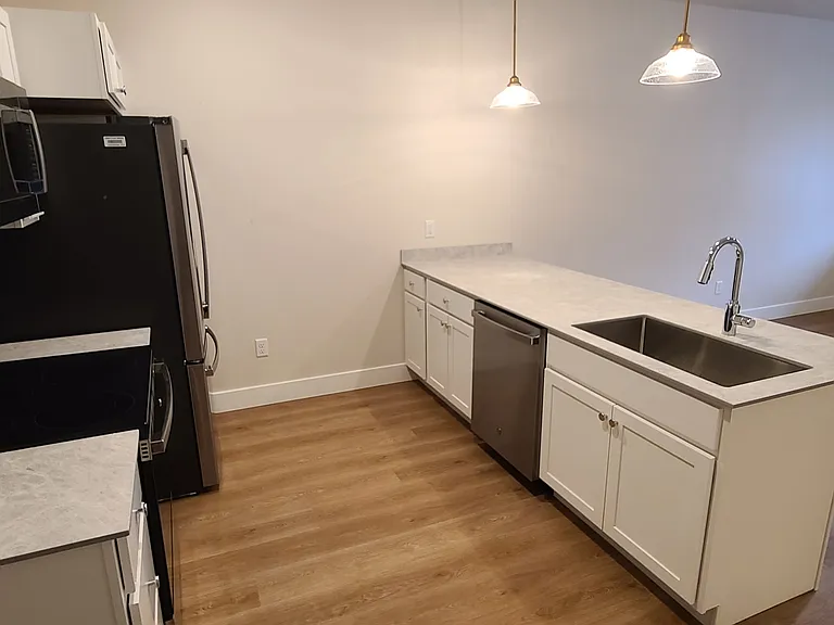 810 Cooley St #102 — Photo 4