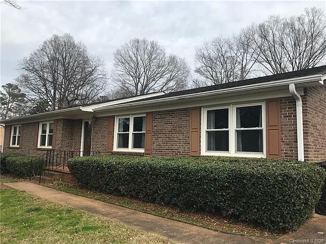 2nd image of 1739 Colony Rd