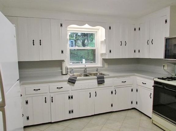 4th image of 724 Delano Ave