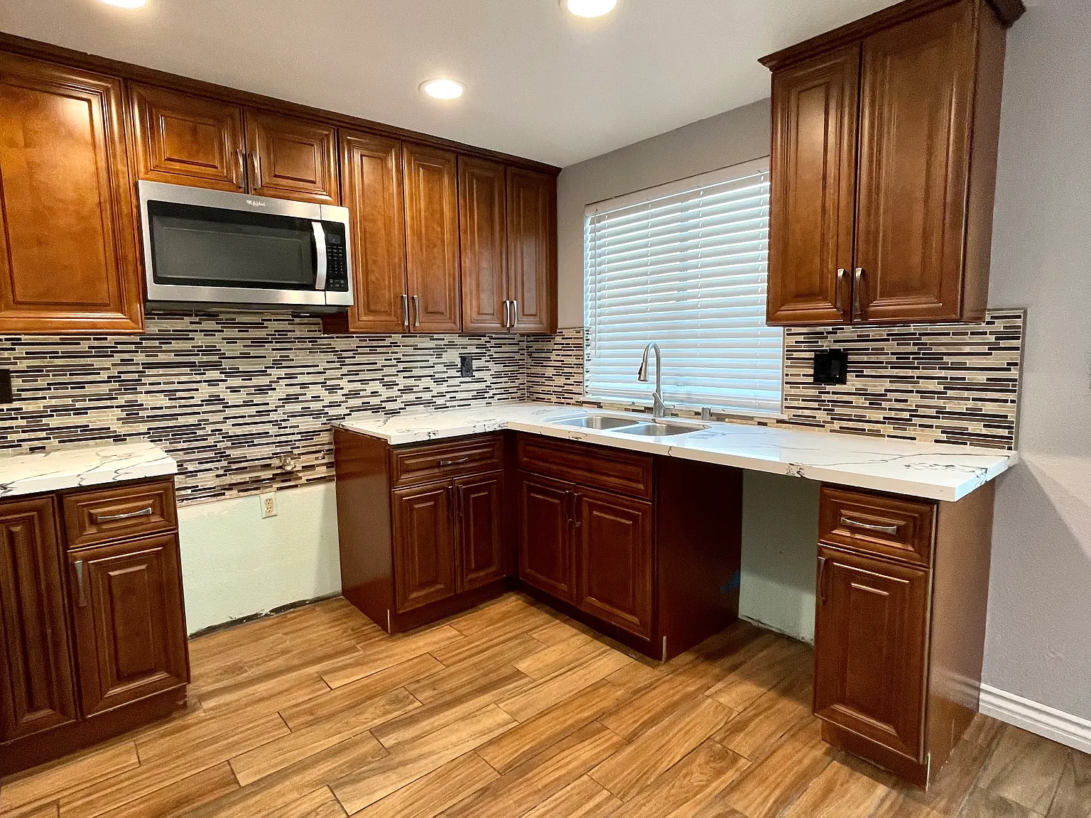 3 bed, 1200 sqft, $2,500 — Photo 3