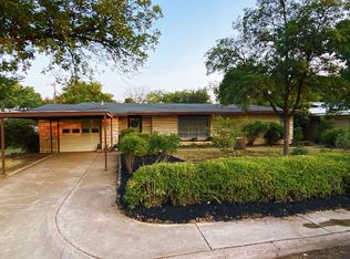 704 E Burnside St, Rotan, TX 79546