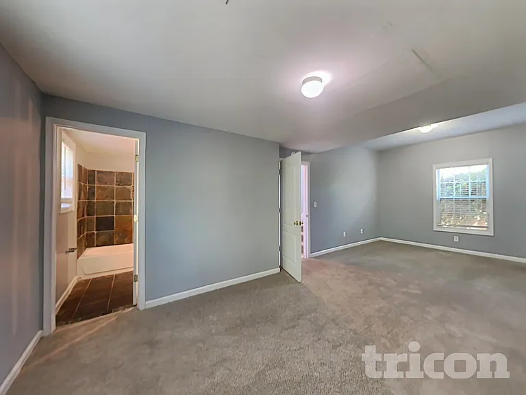 6355 Queensdale Dr — Photo 22