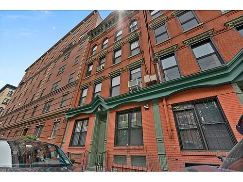 159 Newark St #3D Photo 1