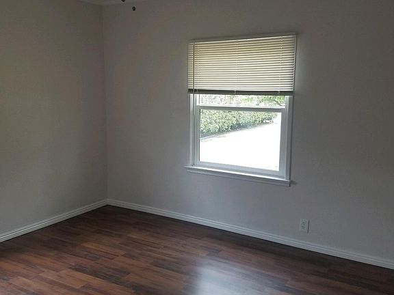 5th image of 2616 S 10th Ave