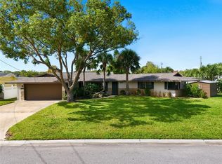 1611 Canal Ct, Tavares, FL 32778