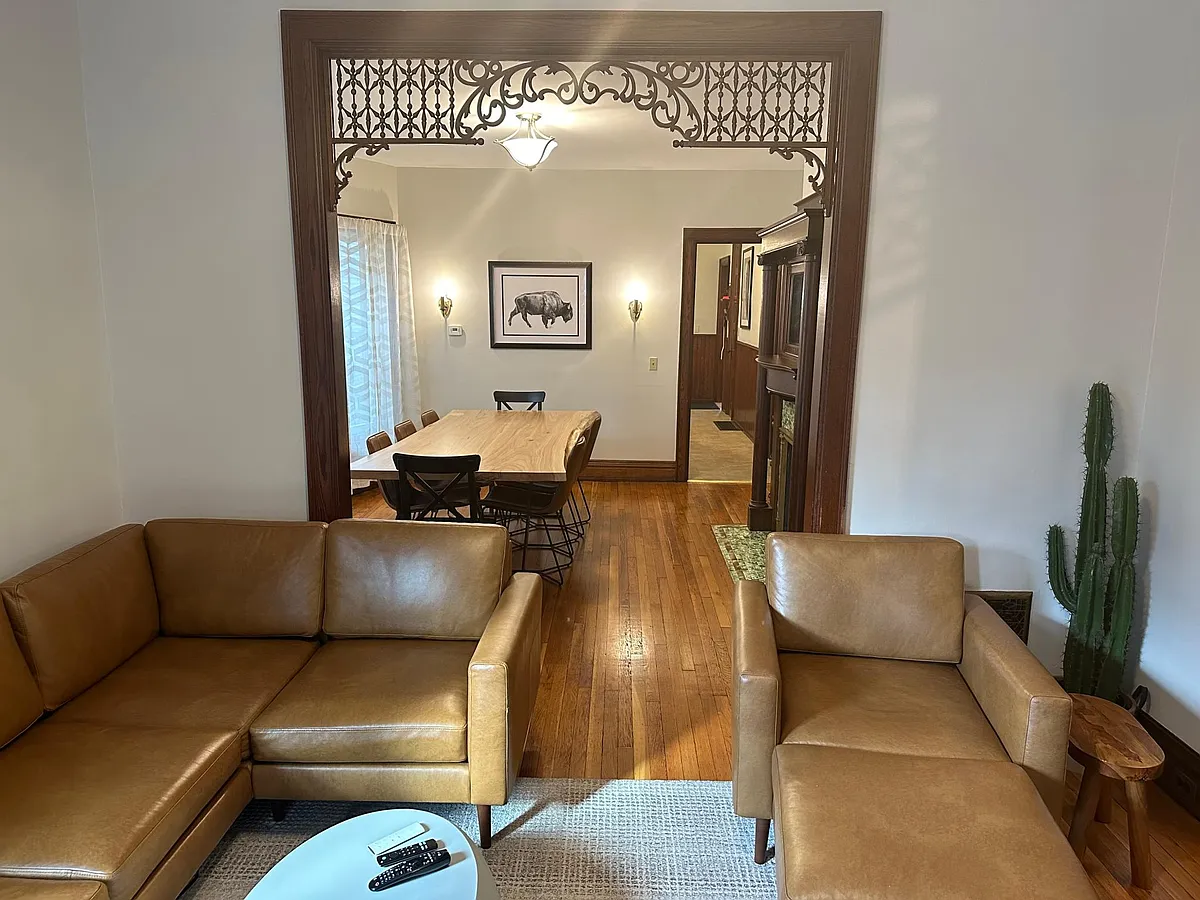 Building Photo - 438 W Delavan Ave #1